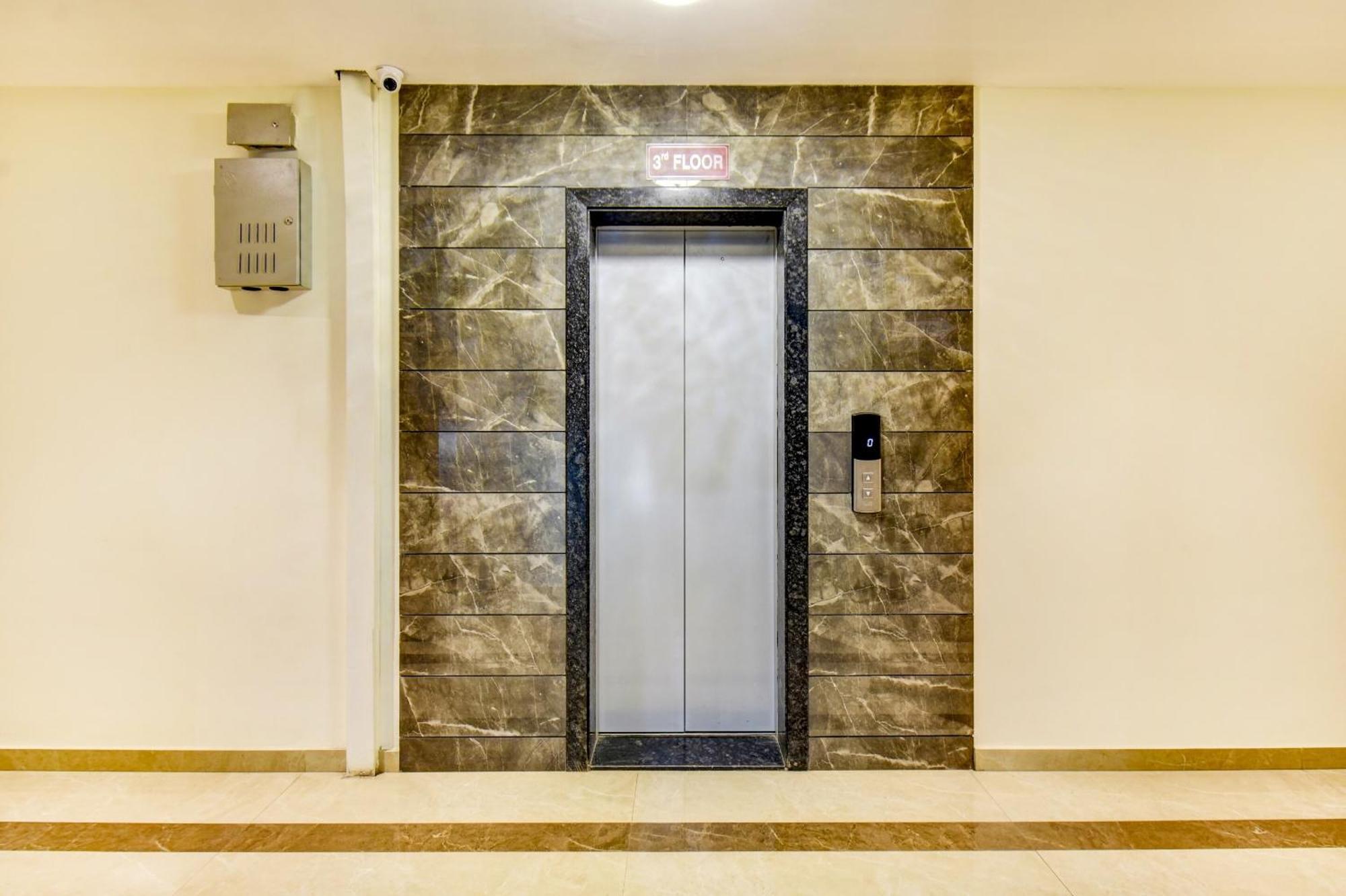 Hotel Townhouse Oak Chaitanya Executive Near Fun Time Multiplex Pune