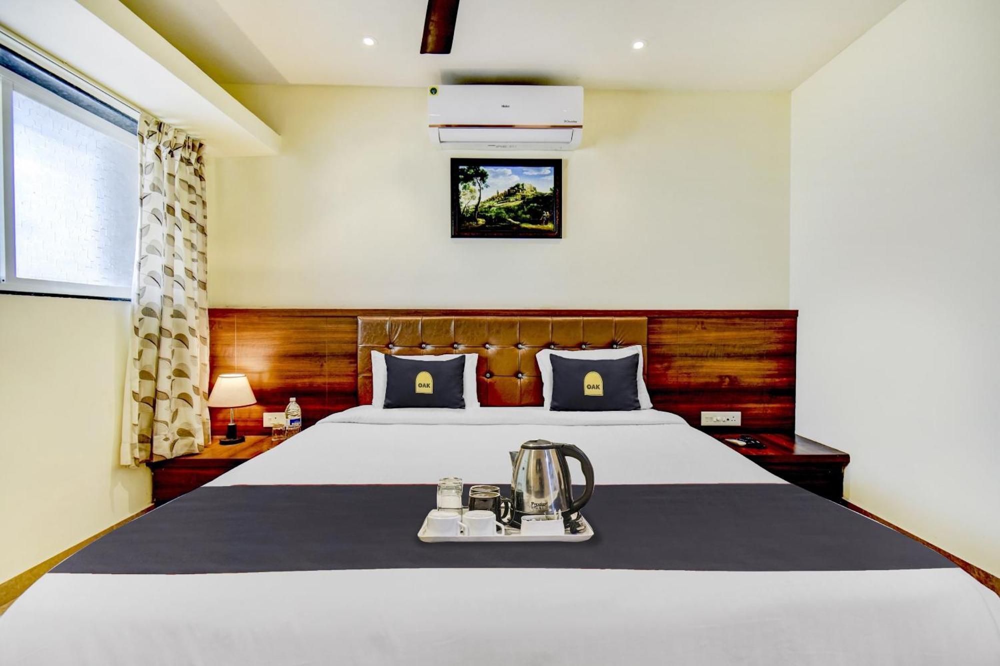 Hotel Townhouse Oak Chaitanya Executive Near Fun Time Multiplex