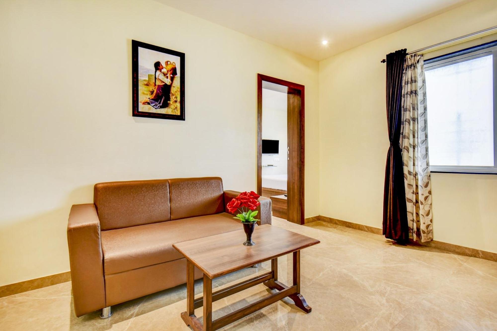 Townhouse Oak Chaitanya Executive Near Fun Time Multiplex Hotel Pune