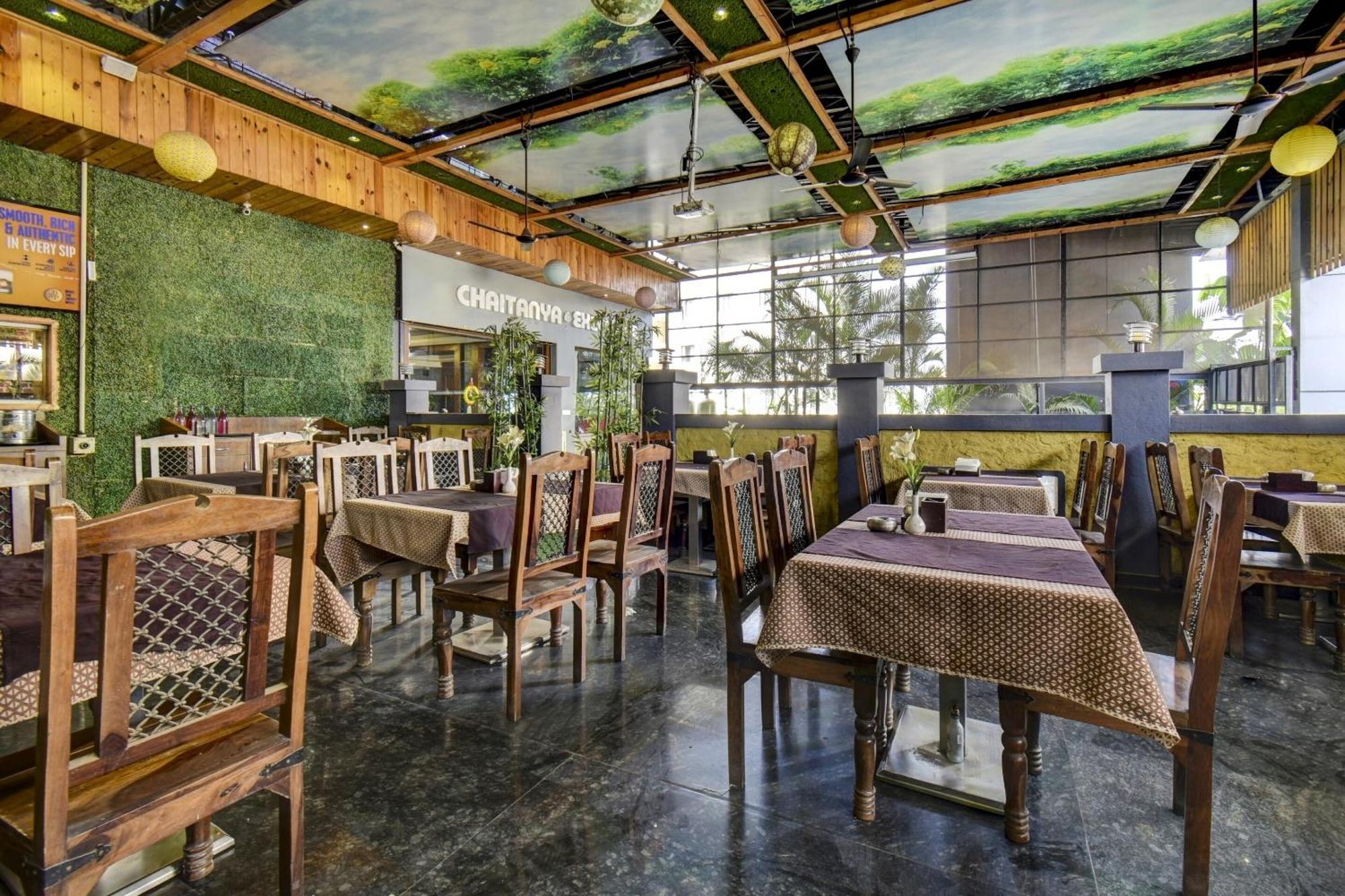 Hotel Townhouse Oak Chaitanya Executive Near Fun Time Multiplex Pune