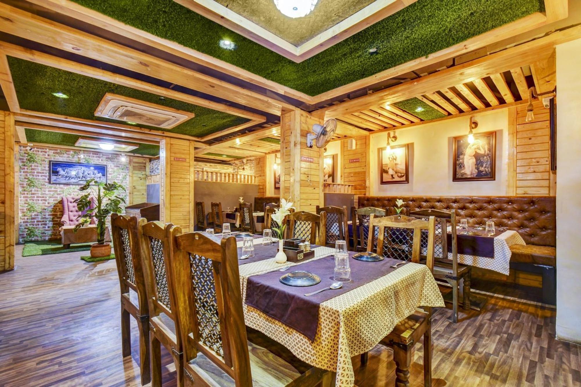 Hotel Townhouse Oak Chaitanya Executive Near Fun Time Multiplex *