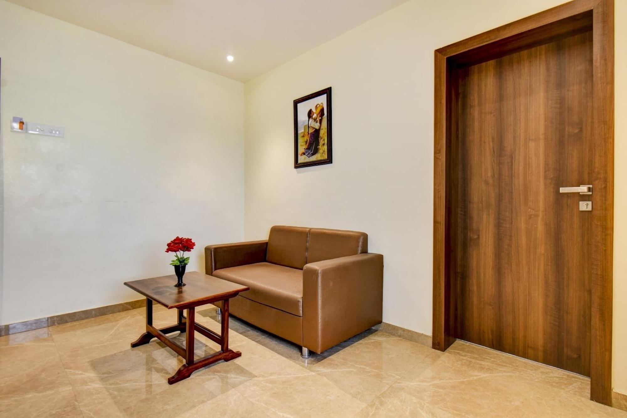 Townhouse Oak Chaitanya Executive Near Fun Time Multiplex Pune